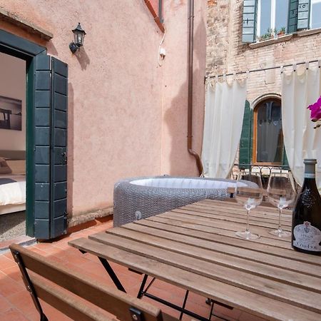 Suite Rava - San Marco With Pool Veneza Exterior foto