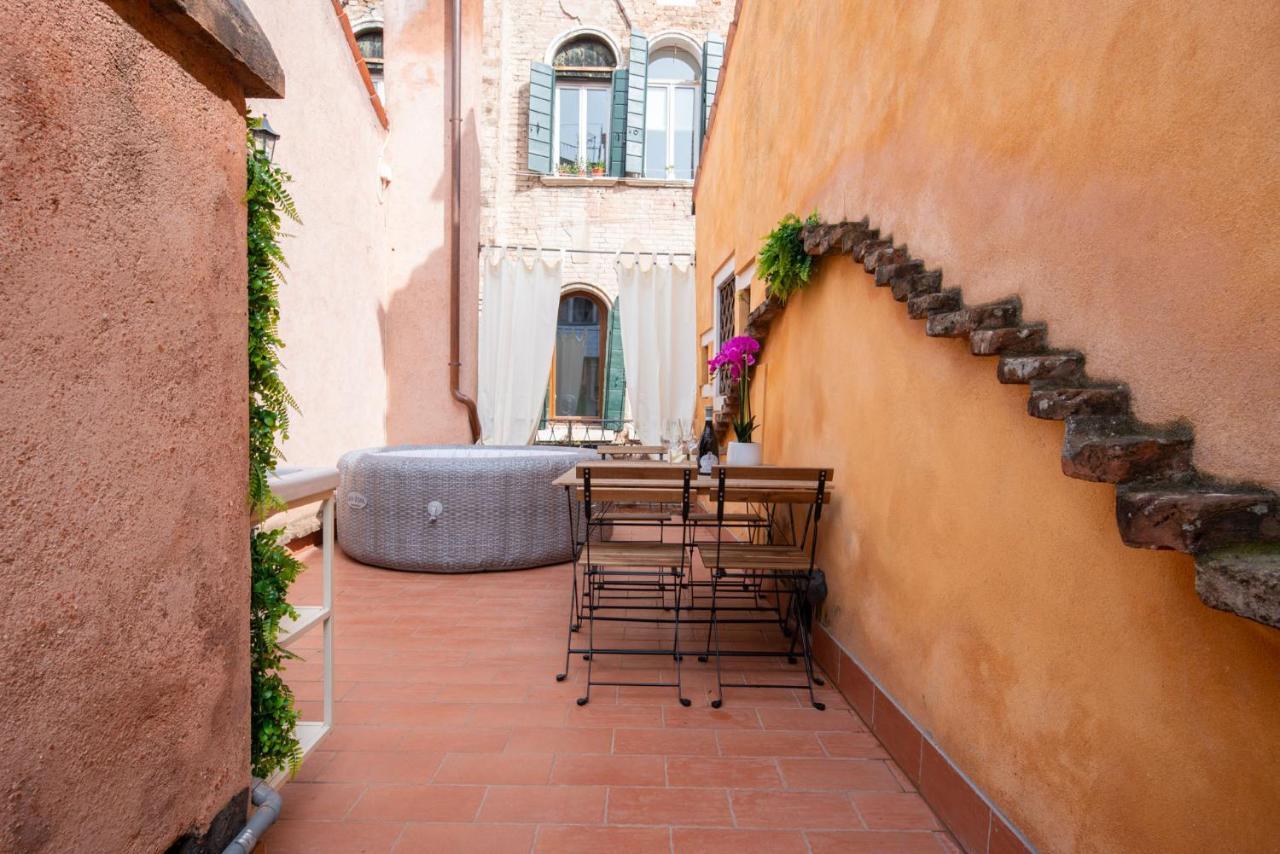 Suite Rava - San Marco With Pool Veneza Exterior foto