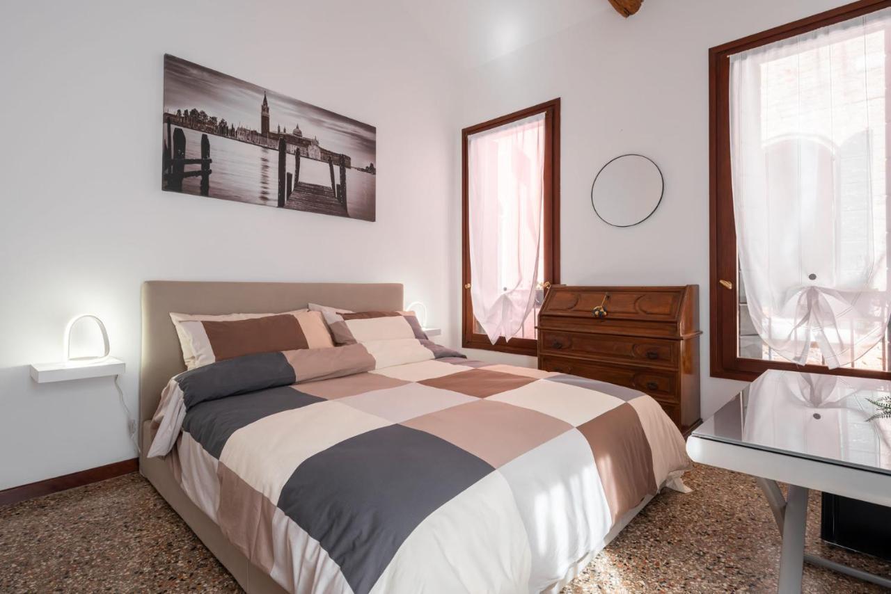 Suite Rava - San Marco With Pool Veneza Exterior foto
