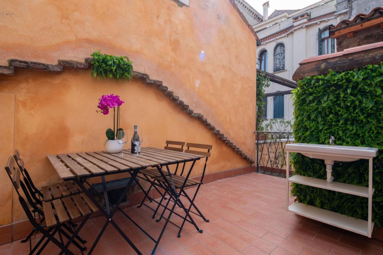 Suite Rava - San Marco With Pool Veneza Exterior foto