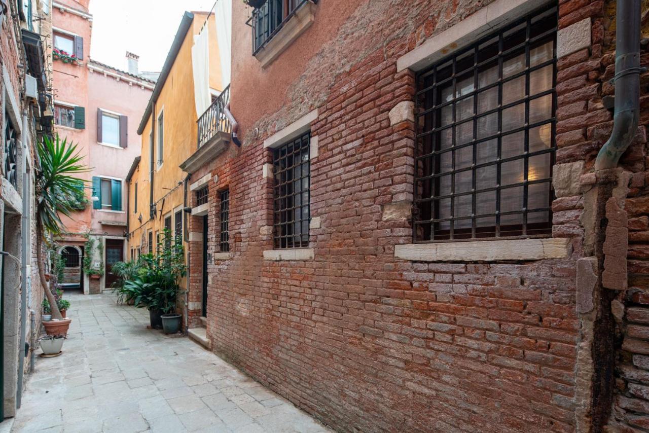Suite Rava - San Marco With Pool Veneza Exterior foto