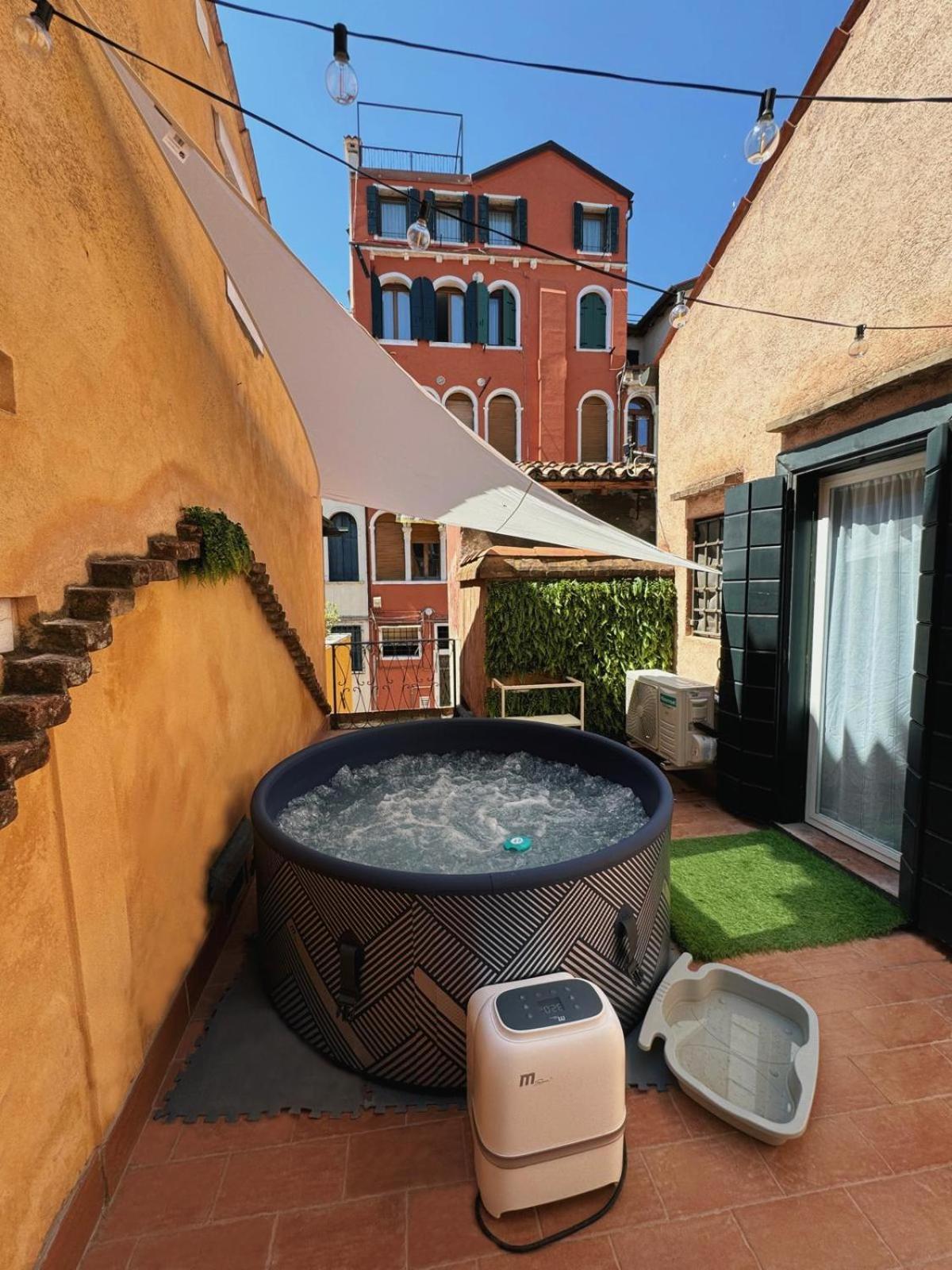 Suite Rava - San Marco With Pool Veneza Exterior foto